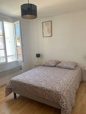 3 bedrooms, iron/ironing board, free WiFi