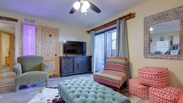 Apartment (2 Bedrooms) | Front of property