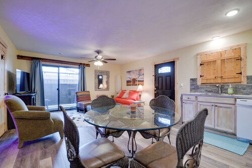 Fort Worth Home w/ Patio: 5 Mi to Dtwn!