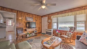 Cottage (2 Bedrooms) | Interior
