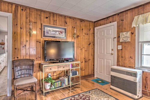 Quaint & Scenic Country Cottage, 3 Mi to New River