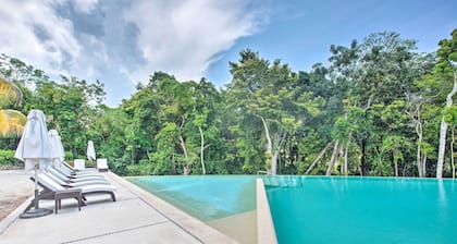 Penthouse w/ Infinity Pool & Golf Course in Akumal