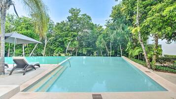 Apartment (2 Bedrooms) | Front of property