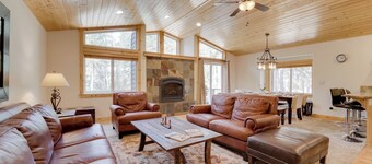 Near Donner Lake & Skiing: Soda Springs Cabin!