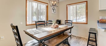 Roscommon Retreat w/ Deck ~ 1 Mile to Higgins Lake