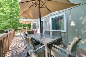 House (2 Bedrooms) | Interior - Roscommon Retreat w/ Deck ~ 1 Mile to Higgins Lake (Roscommon)