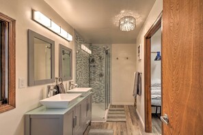 Hus (2 Bedrooms) | Badrum | Dusch