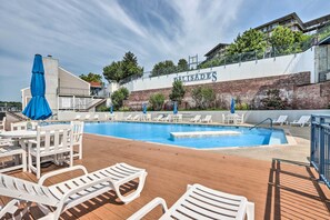 Apartment (3 Bedrooms) | Interior - Family Condo w/ Views & Pool Access in Lake Ozark! (Lake Ozark)