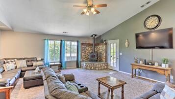 House (6 Bedrooms) | Front of property