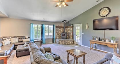 Private Pool & Game Room: Family Weaverville Gem