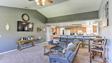 House (6 Bedrooms) | Interior