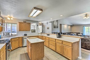 House (6 Bedrooms) | Interior - Private Pool & Game Room: Family Weaverville Gem (Weaverville)