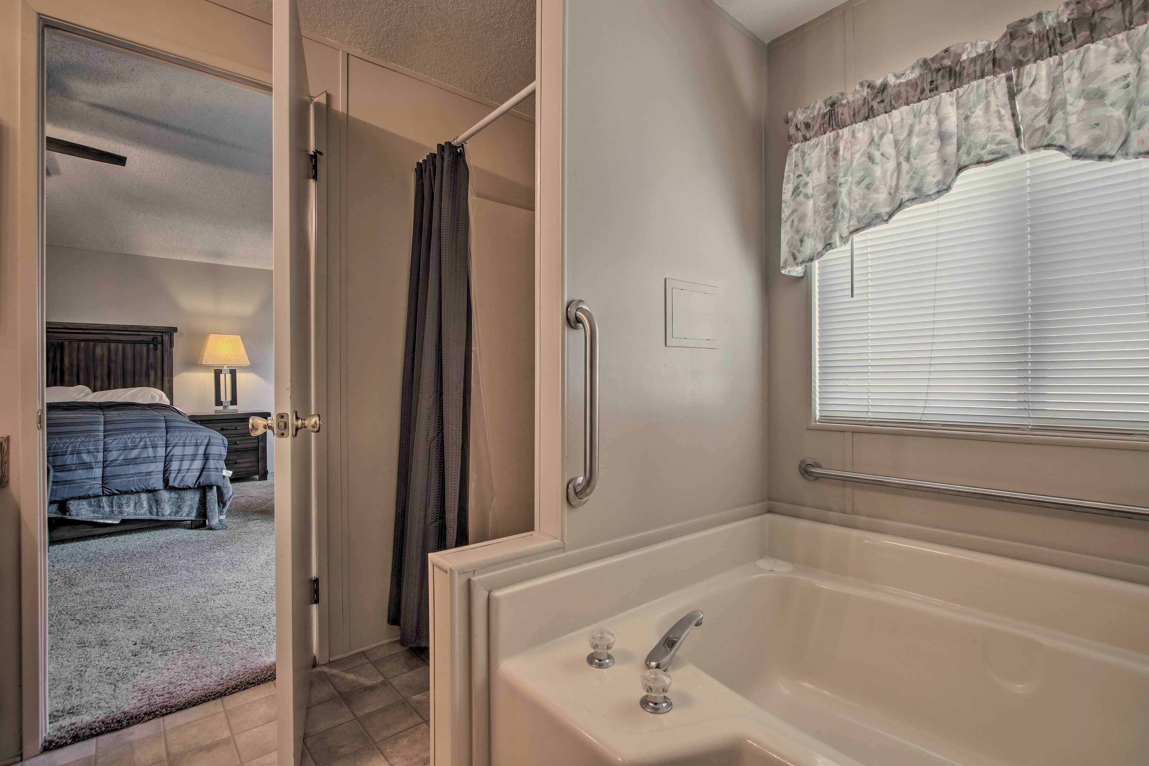 House (2 Bedrooms) | Interior