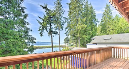 The Lillipad in Lilliwaup: Magnificent Waterfront!