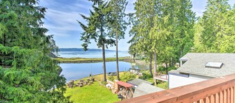 The Lillipad in Lilliwaup: Magnificent Waterfront!