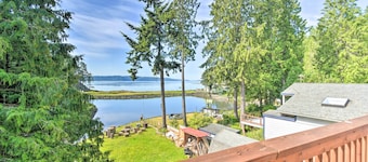 The Lillipad in Lilliwaup: Magnificent Waterfront!