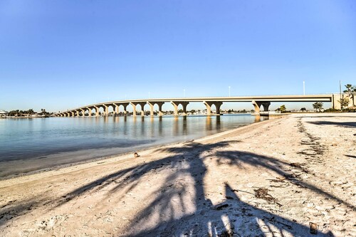 St Pete Condo w/ Private Lanai & Community Pool!