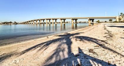 St Pete Condo w/ Private Lanai & Community Pool!