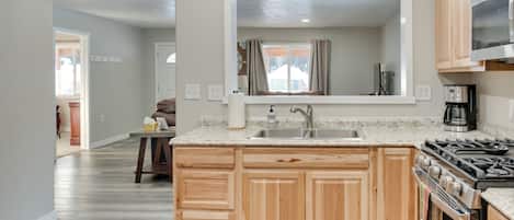 House (2 Bedrooms) | Interior