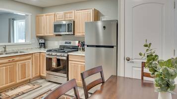 House (2 Bedrooms) | Interior