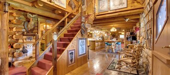 Handcrafted Log Cabin in Candor: Group Getaway!