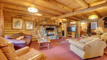 House (4 Bedrooms) | Interior