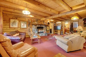 House (4 Bedrooms) | Interior