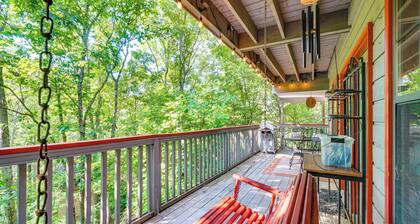 Smoky Mountain Cabin w/ Deck & Hot Tub!