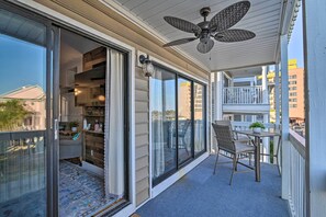 Apartment (1 Bedroom) | Interior - Eclectic Condo w/ Balcony: 1 Block to Beach! (Surfside Beach)