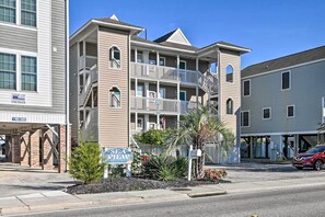 Apartment (1 Bedroom) | Interior - Eclectic Condo w/ Balcony: 1 Block to Beach! (Surfside Beach)