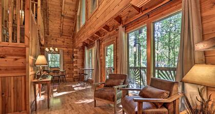 Cabin w/ Hot Tub + Deck, 3 Mi to Pigeon Forge