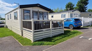 Unclassified image, 2 of 22, button - Contemporary Holiday Home, Tarka Park, Barnstaple (Barnstaple)
