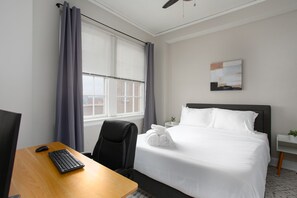 1 bedroom, desk, iron/ironing board, WiFi - Cozy 1br- mins to UAB Hospital + Remote Workspace (Birmingham)