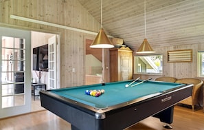 Game room - Lovely home in Væggerløse with kitchen (Væggerløse)