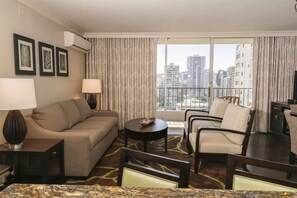 Printers - Upscale Presidential 1BR Suite for 4 @ Wyndham Royal Garden (Honolulu)