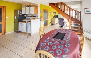 Dining - 3 bedroom awesome home in Brignogan-Plages (Brignogan-Plages)