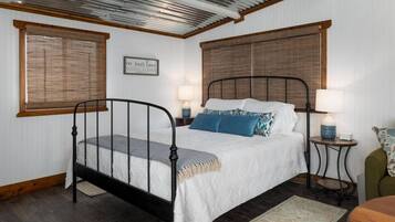 1 bedroom, iron/ironing board, travel cot, WiFi