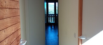 MOUNTAIN-STYLE APARTMENT AT THE FOOT OF THE SLOPES SLEEPS 5