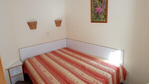 Room - MOUNTAIN-STYLE APARTMENT AT THE FOOT OF THE SLOPES SLEEPS 5 (La plagne - Belle-plagne)