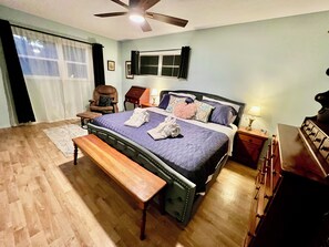 2 habitaciones, escritorio, tabla de planchar con plancha y wifi gratis