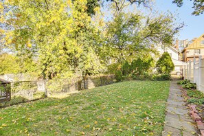 Property grounds - 4 Mi to Downtown Pittsburgh: Family Home w/ Patio (Pittsburgh)