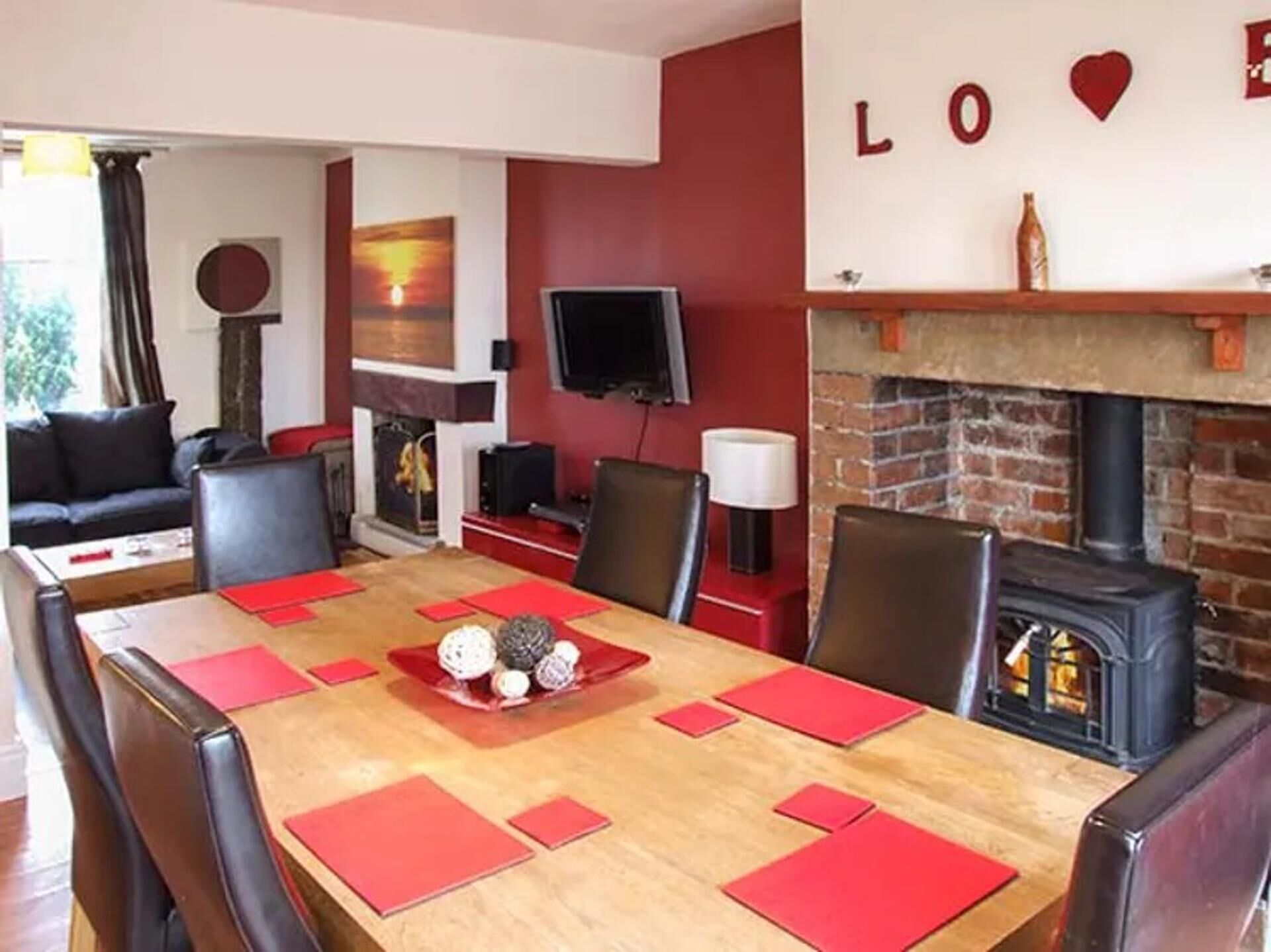 Cottage, Multiple Beds | Dining