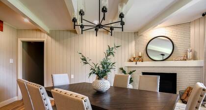 Medical District Retreat 4 Bedroom Walk to Tech