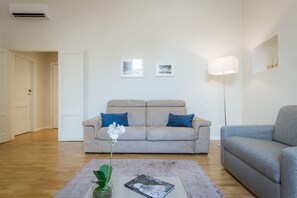 TV - Apartments Florence - Beautiful & Modern Repubblica  (Firenze)