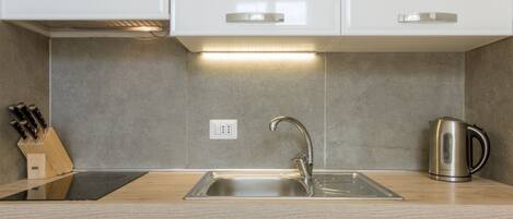 Refrigerador, microondas, parrilla de estufa y lavavajillas