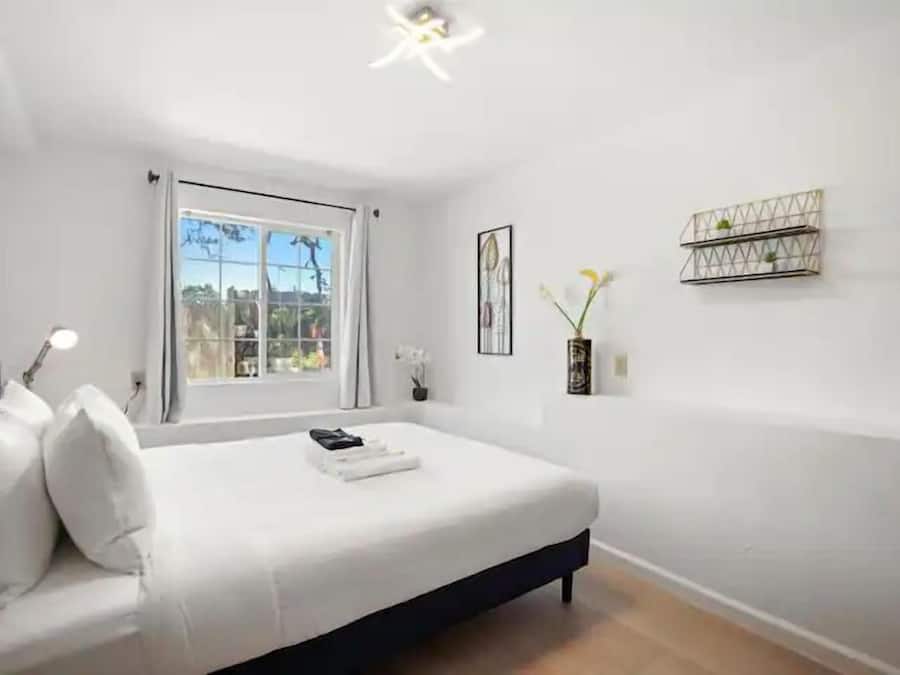 Iron/ironing board, free WiFi