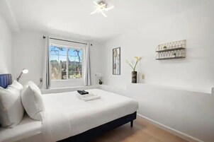 Apartamento luxo | Ferros/tábuas de passar roupa, Wi-Fi de cortesia