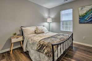 3 bedrooms, laptop workspace, iron/ironing board, bed sheets - Renovated Raleigh Home 1/2 Mi to Downtown! (Raleigh)