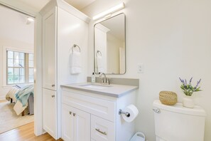 Interior - Beautiful Raleigh Cottage Rental: 5 Mi to Downtown (Raleigh)