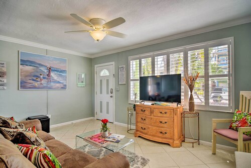 Bayside Pad w/ Pool Access & Dock: 1/2 Mi to Beach